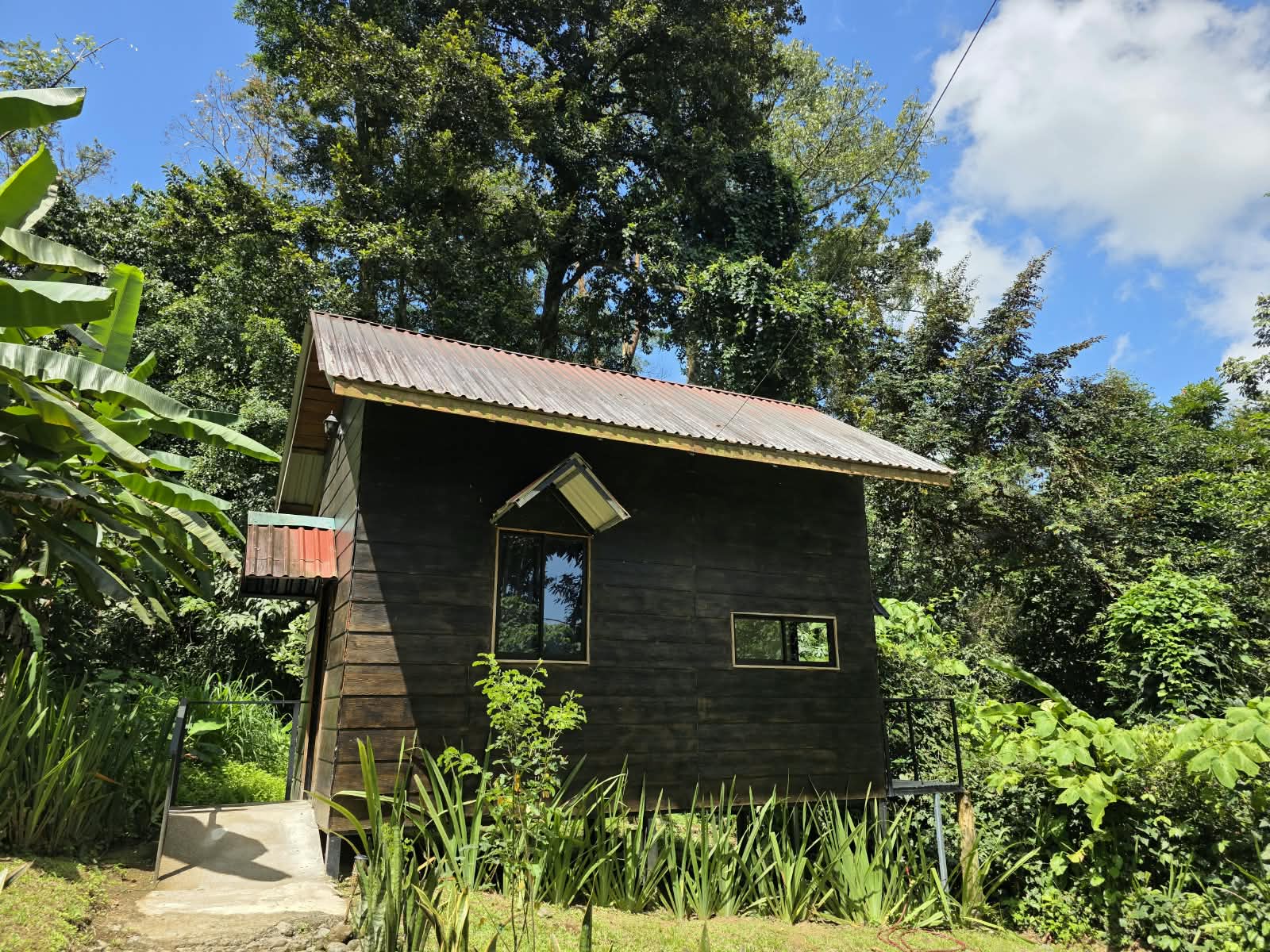 Exterior de Cabaña Privada en la Selva